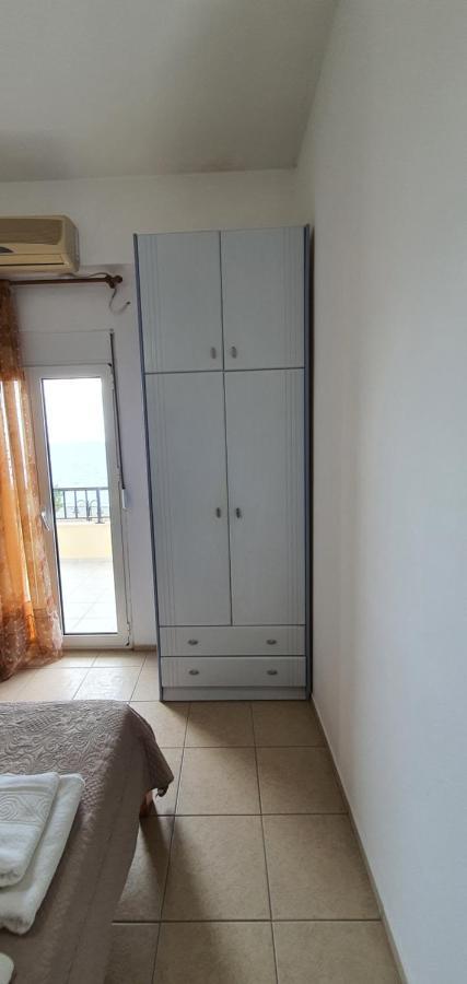 Eirini Apts On The Apartment Psari Forada